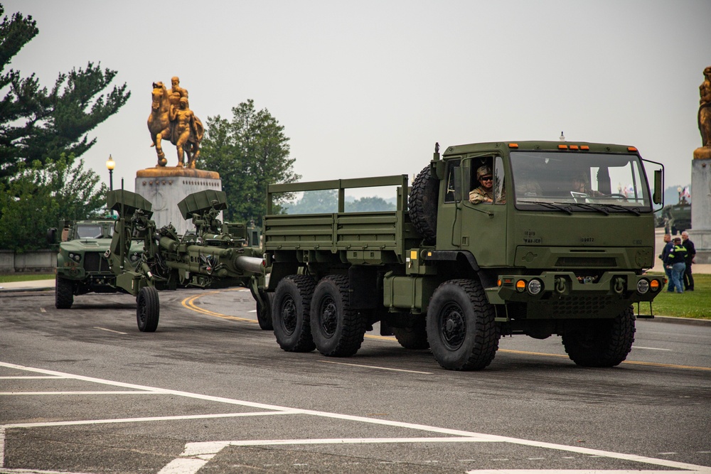 U.S. Army Soldiers, Equipment and Equestrian Teams Merge to Head to the Parade