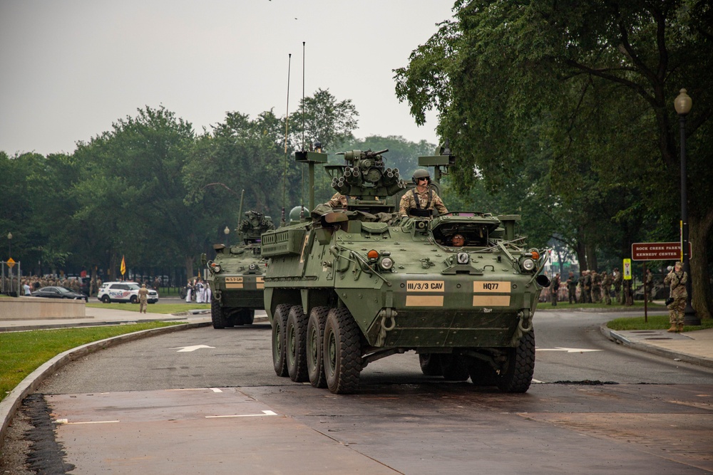U.S. Army Soldiers, Equipment and Equestrian Teams Merge to Head to the Parade