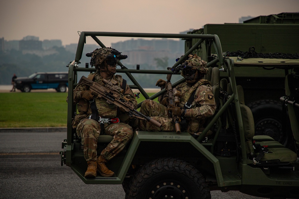 U.S. Army Soldiers, Equipment and Equestrian Teams Merge to Head to the Parade