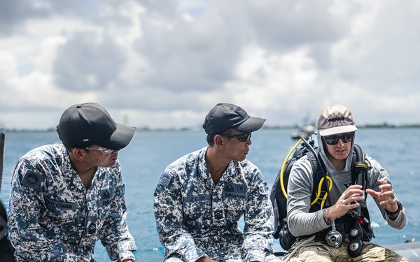 EODMU5 Singapore Naval Diving Unit UNDET Training