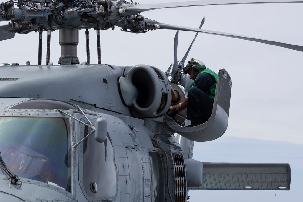 Shoup conducts flight quarters
