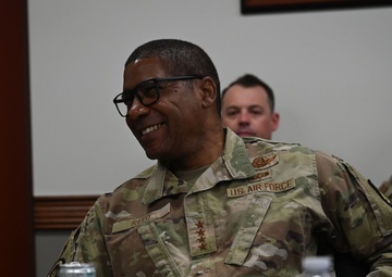 USTRANSCOM commander visits Yokota