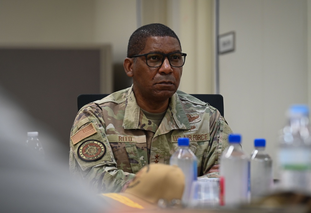 USTRANSCOM commander visits Yokota