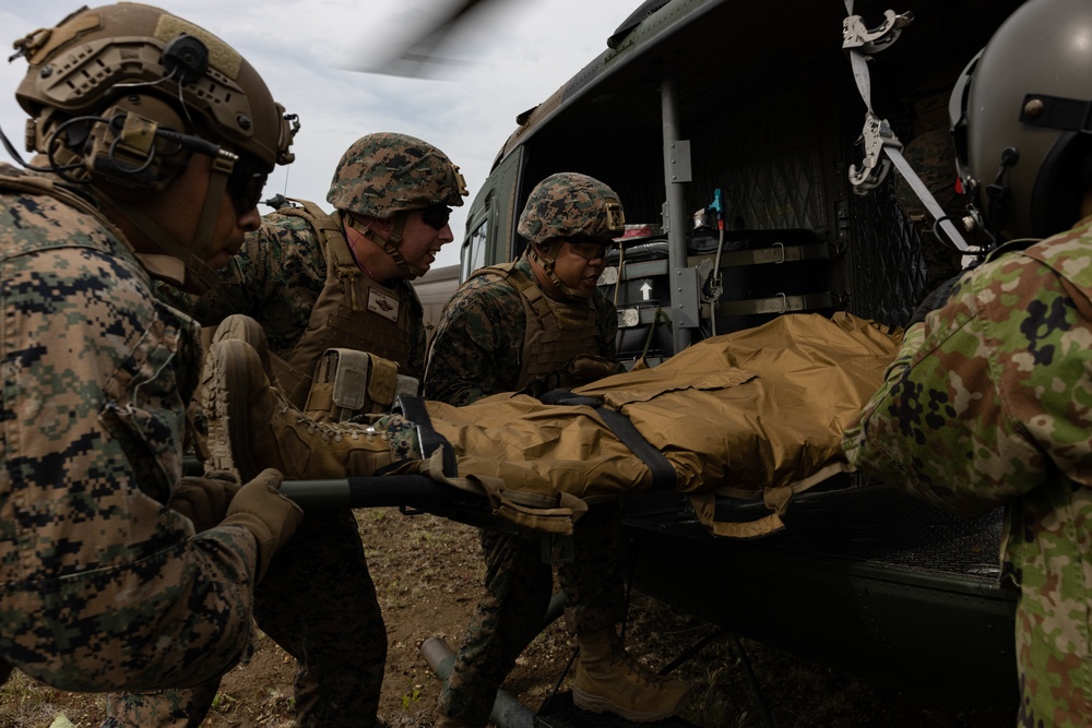 ARTP 25.1 | U.S. Marines and Sailors Execute a Medical Evacuation Drill