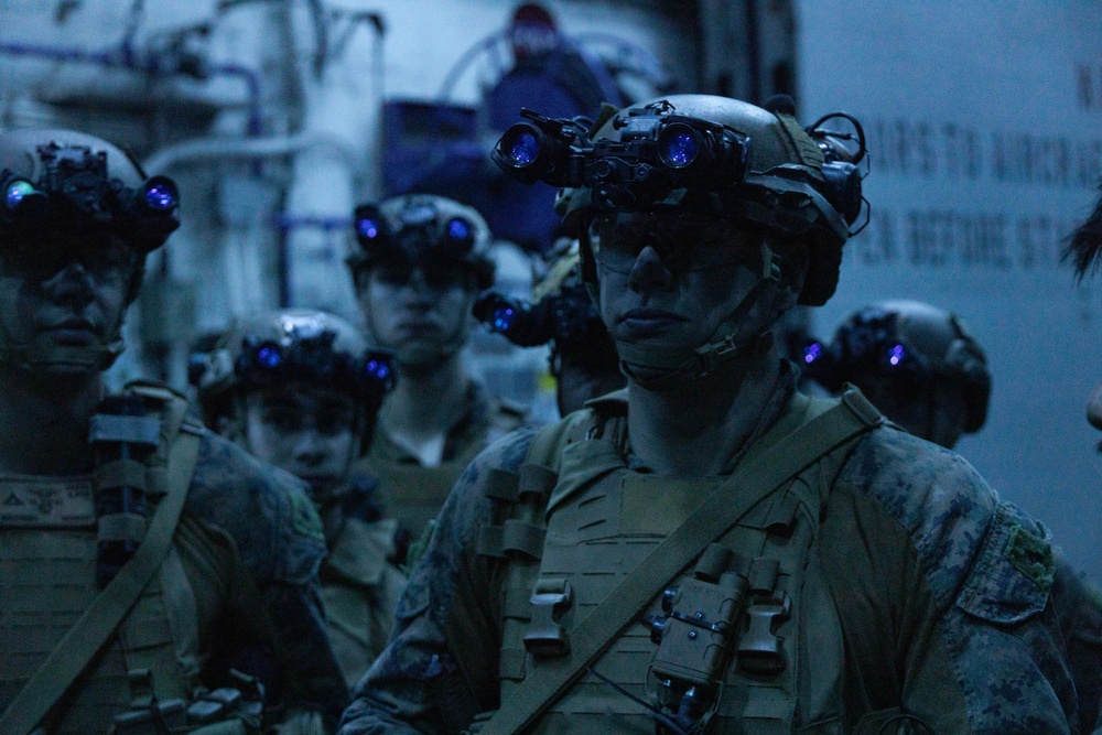 31st MEU | BLT 1/7 conducts intro to fast rope training