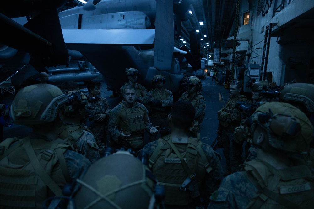 31st MEU | BLT 1/7 conducts intro to fast rope training