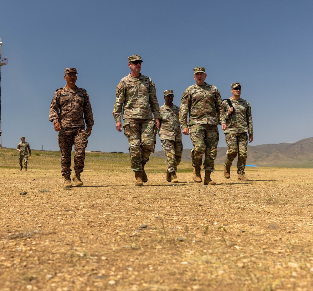 [Khaan Quest 2025] Lt. Gen. Vowell visits Soldiers in Mongolia