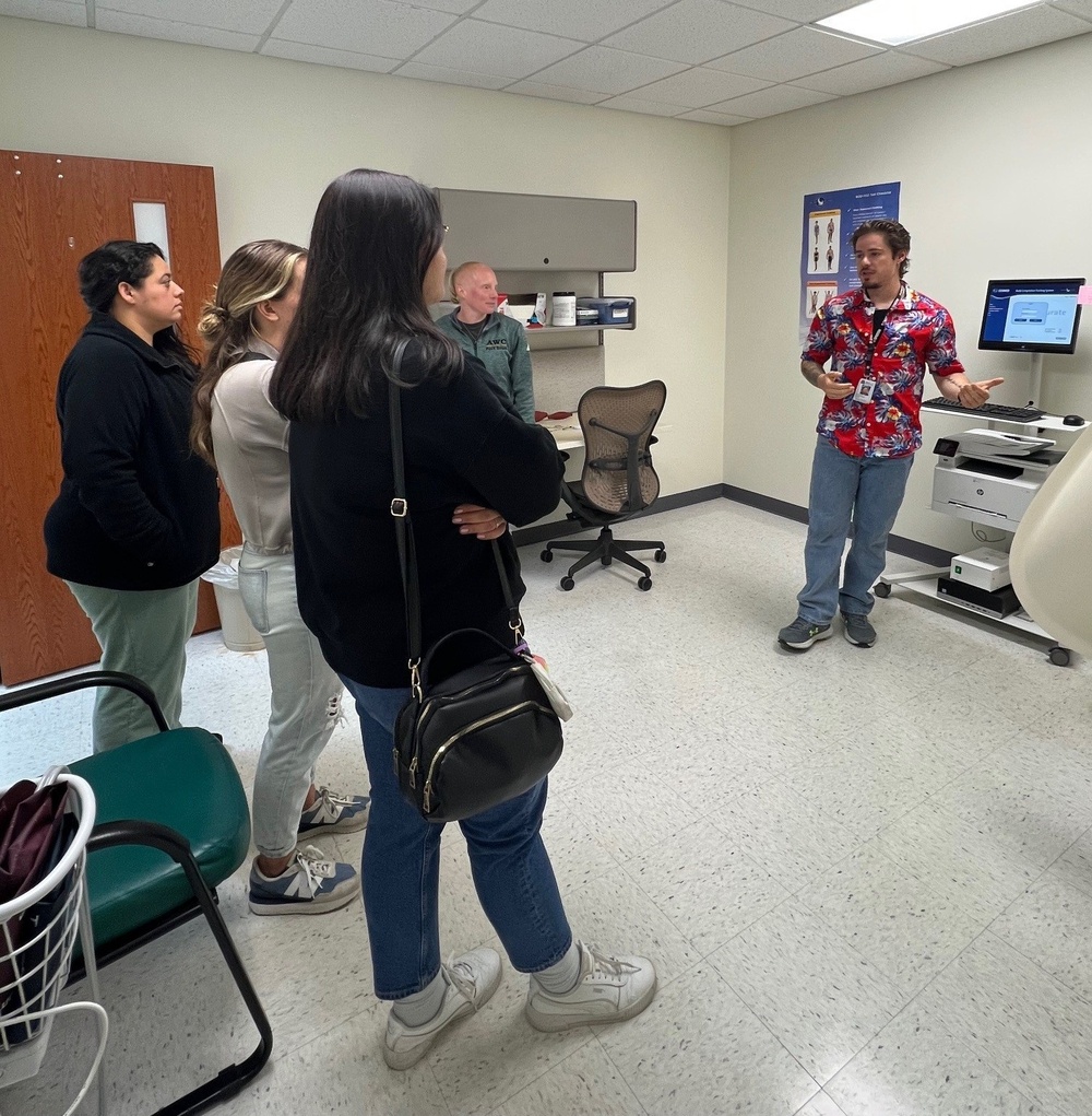 Fort Drum spouses take a wellness tour with Army Volunteer Corps