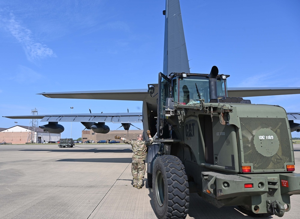 352nd Loadmasters prepare for flight