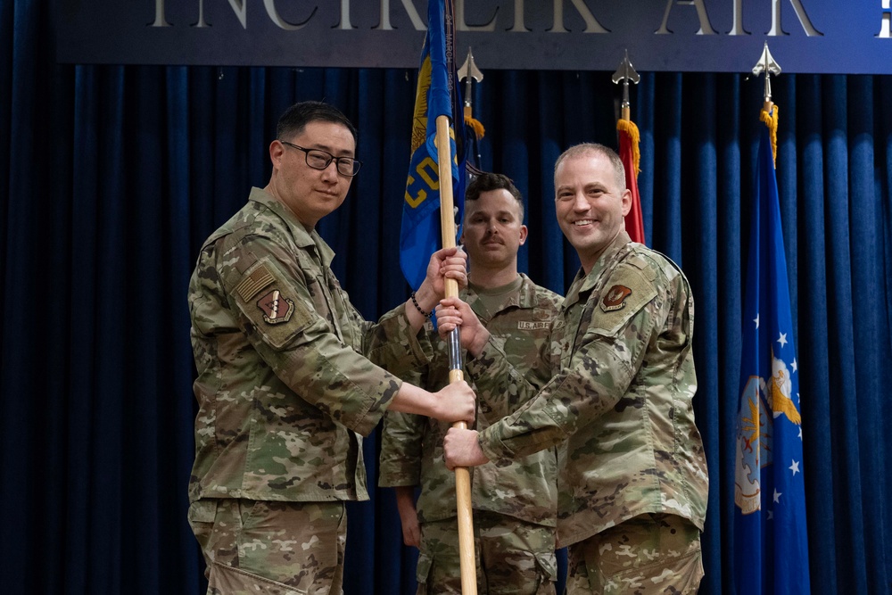 Leadership changes hands at 39th Contracting Squadron