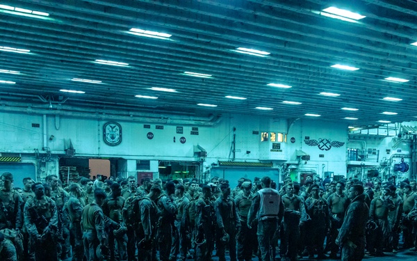 31st MEU | BLT 1/7 night fast-rope training