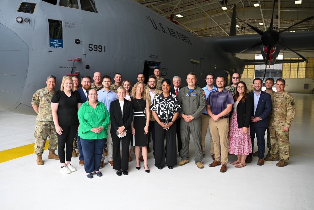 910 AW welcomes Ohio fed and state staffers