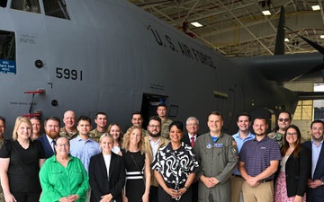 910 AW welcomes Ohio fed and state staffers