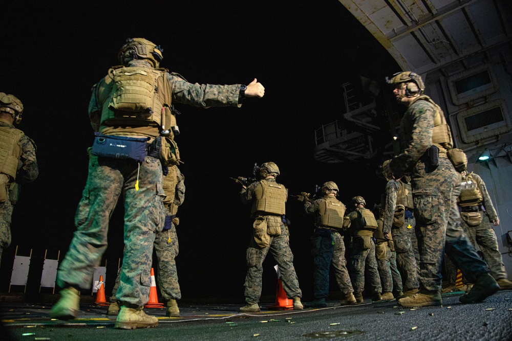31st MEU | BLT 1/7 conducts night live-fire deck shoot