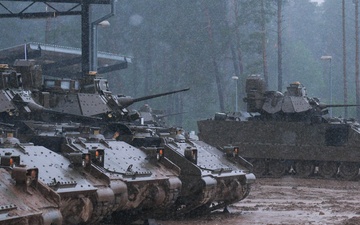 U.S. soldiers in Poland advance their Bradley Fighting Vehicle battlefield skills