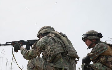 U.S. Army Soldiers exchange skills in Romanian shooting competition