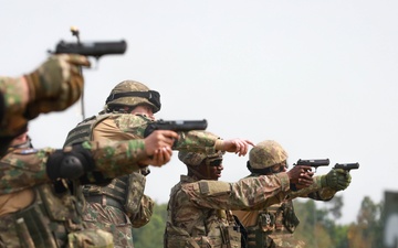 U.S. Army Soldiers exchange skills in Romanian shooting competition