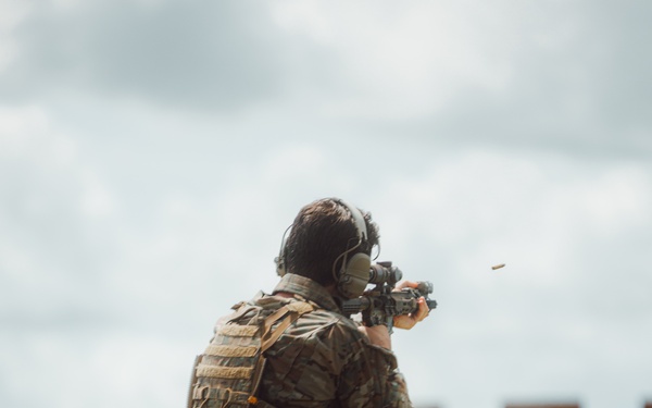 Army Marksmanship Unit Trains 75th Ranger Regiment in Mid-Range Lethality