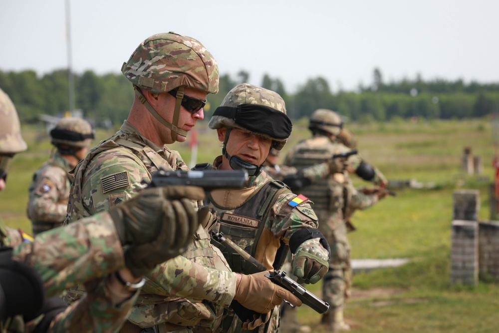 U.S. Army Soldiers exchange skills in Romanian shooting competition