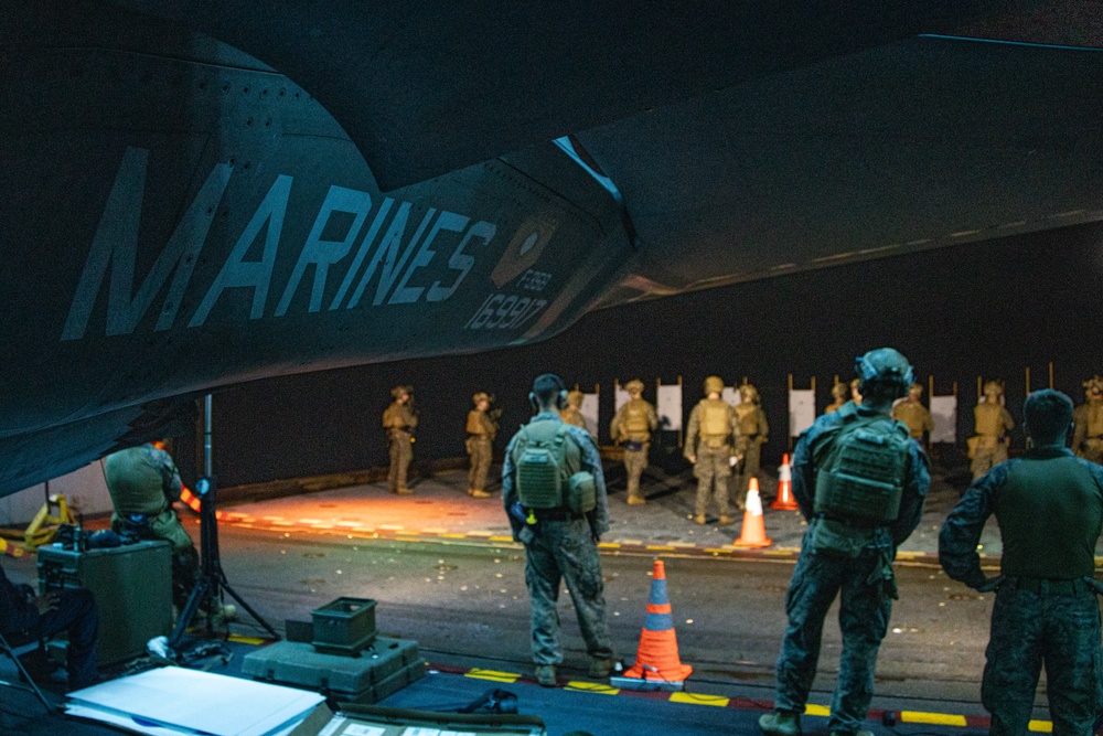 31st MEU | BLT 1/7 conducts night live-fire deck shoot