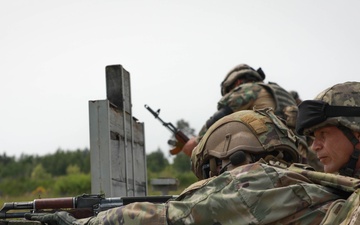 U.S. Army Soldiers exchange skills in Romanian shooting competition