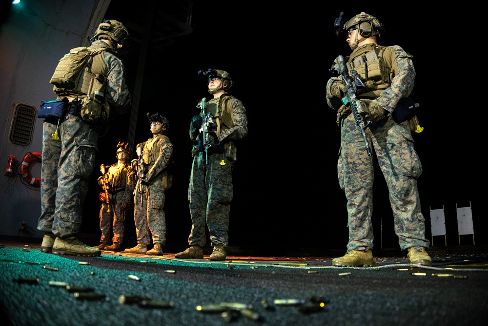 31st MEU | BLT 1/7 conducts night live-fire deck shoot