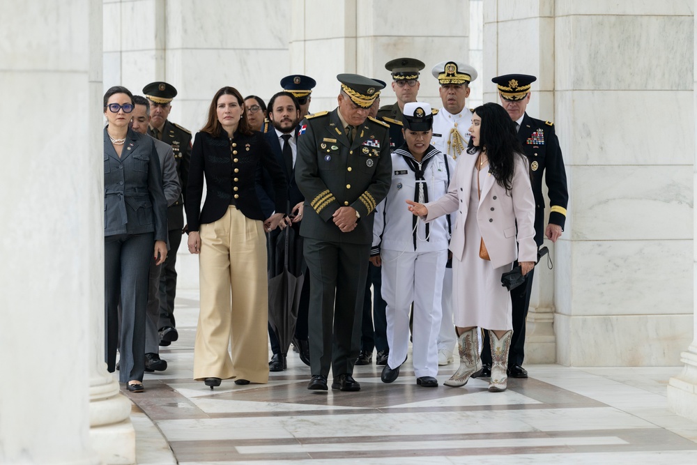 Minister of Defense of the Dominican Republic Lt. Gen. Carlos Antonio Fernández Onofre Visits Arlington National Cemetery