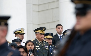 Minister of Defense of the Dominican Republic Lt. Gen. Carlos Antonio Fernández Onofre Visits Arlington National Cemetery