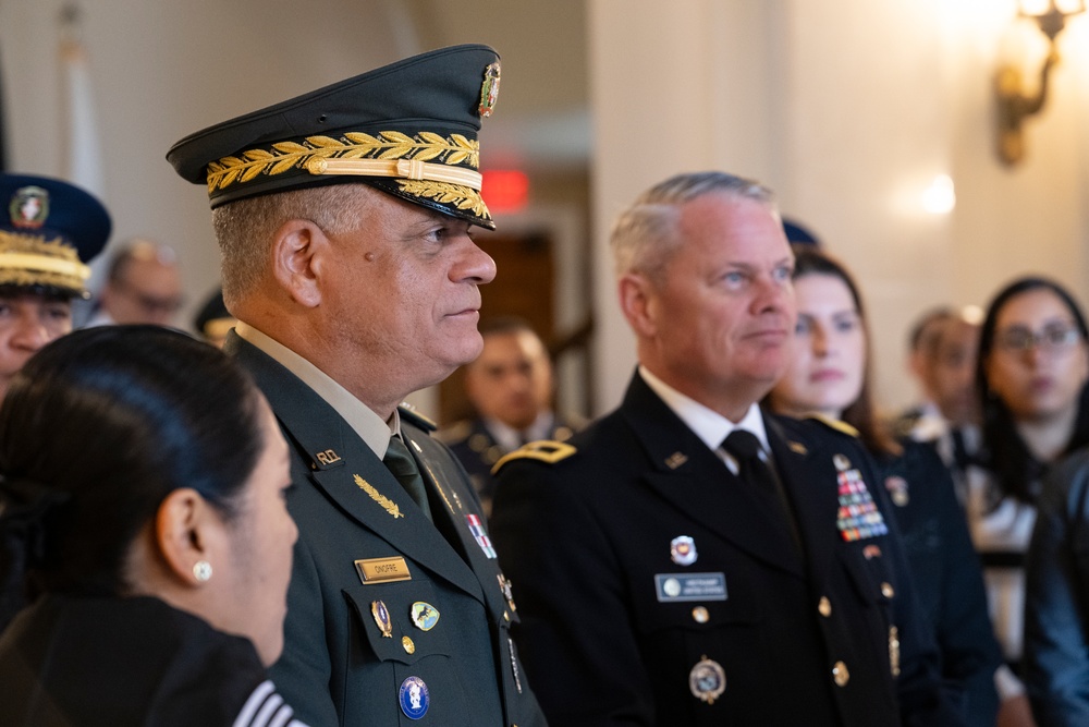 Minister of Defense of the Dominican Republic Lt. Gen. Carlos Antonio Fernández Onofre Visits Arlington National Cemetery