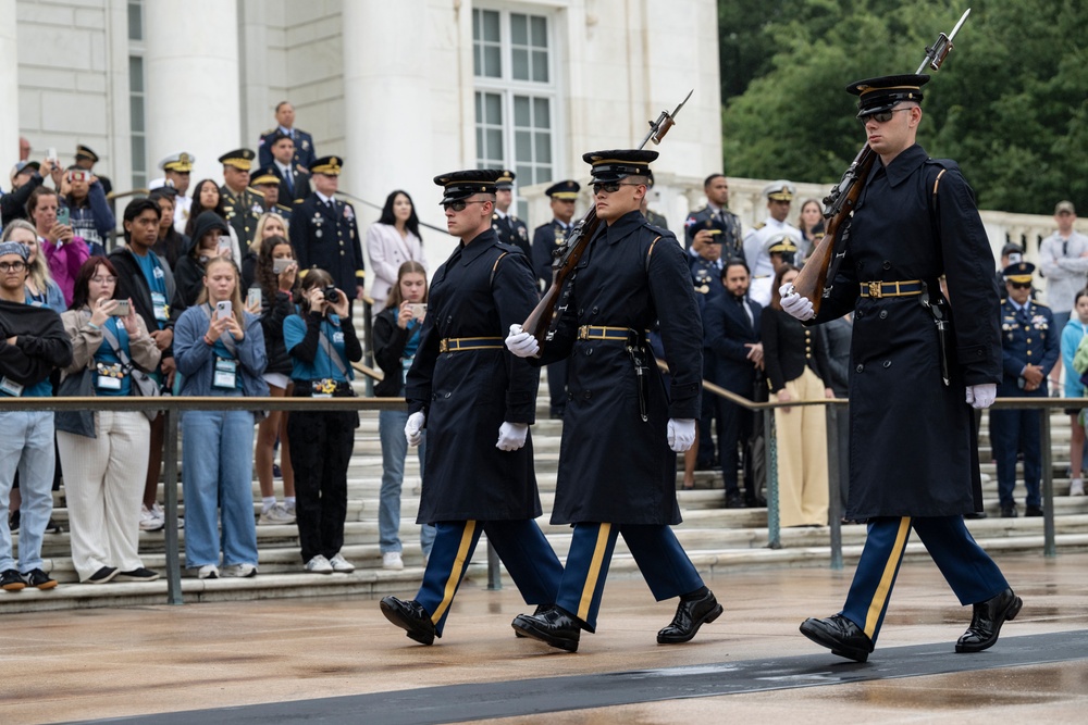 Minister of Defense of the Dominican Republic Lt. Gen. Carlos Antonio Fernández Onofre Visits Arlington National Cemetery