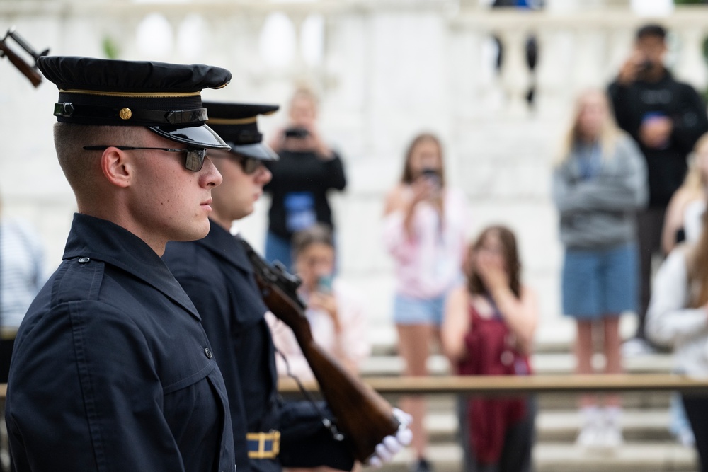 Minister of Defense of the Dominican Republic Lt. Gen. Carlos Antonio Fernández Onofre Visits Arlington National Cemetery