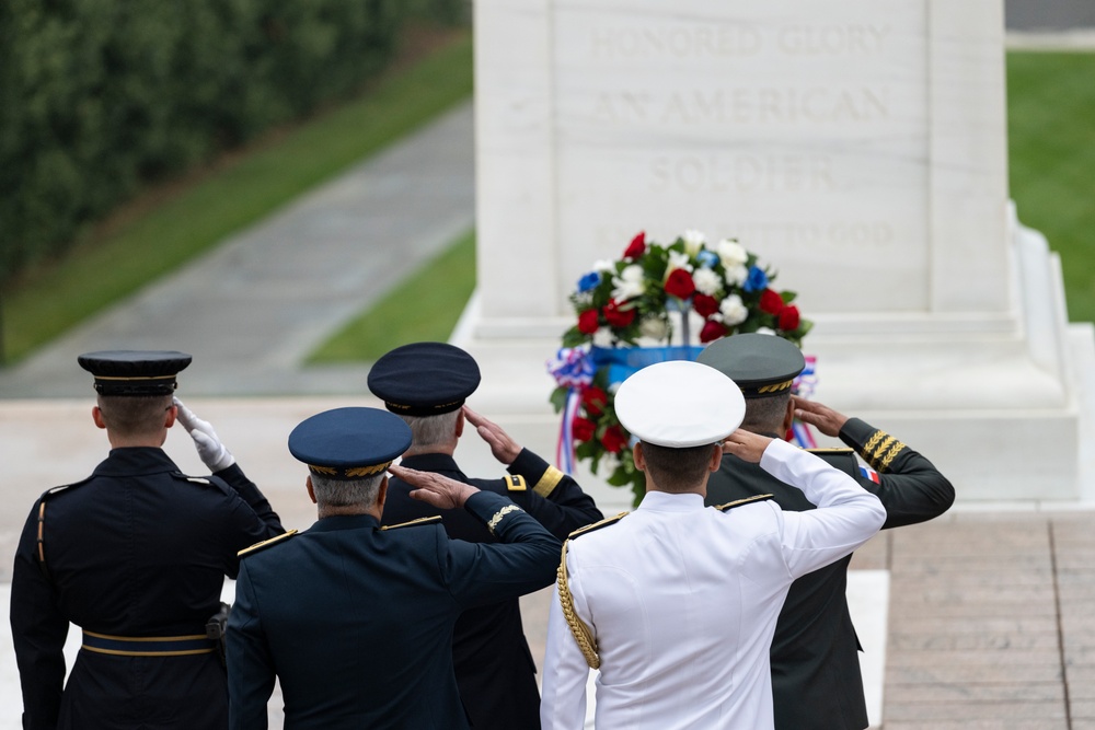 Minister of Defense of the Dominican Republic Lt. Gen. Carlos Antonio Fernández Onofre Visits Arlington National Cemetery