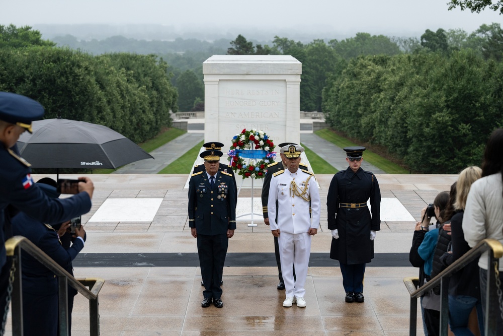 Minister of Defense of the Dominican Republic Lt. Gen. Carlos Antonio Fernández Onofre Visits Arlington National Cemetery