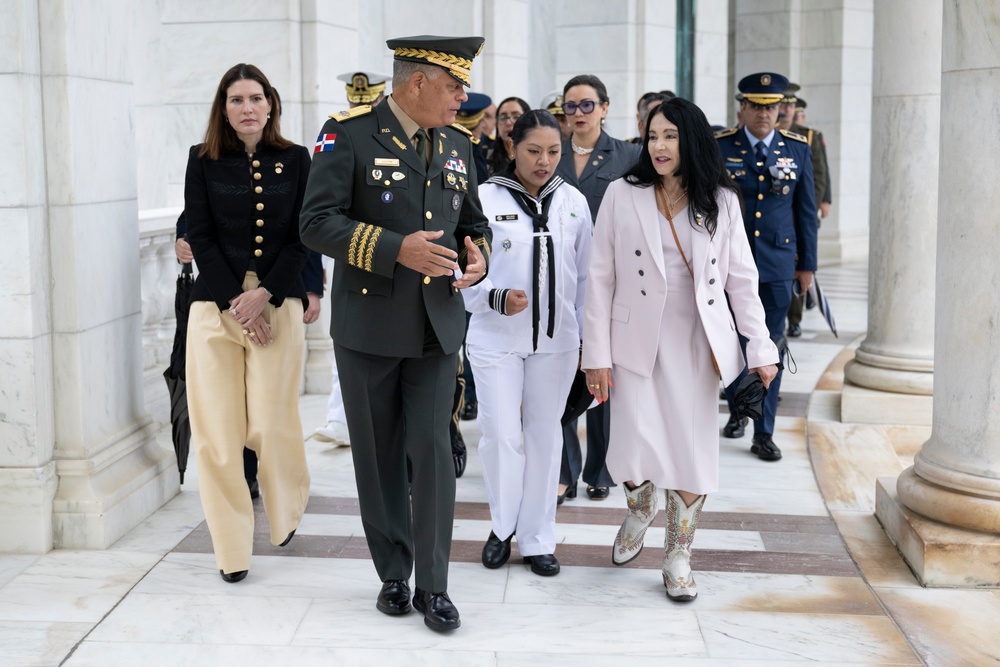 Minister of Defense of the Dominican Republic Lt. Gen. Carlos Antonio Fernández Onofre Visits Arlington National Cemetery