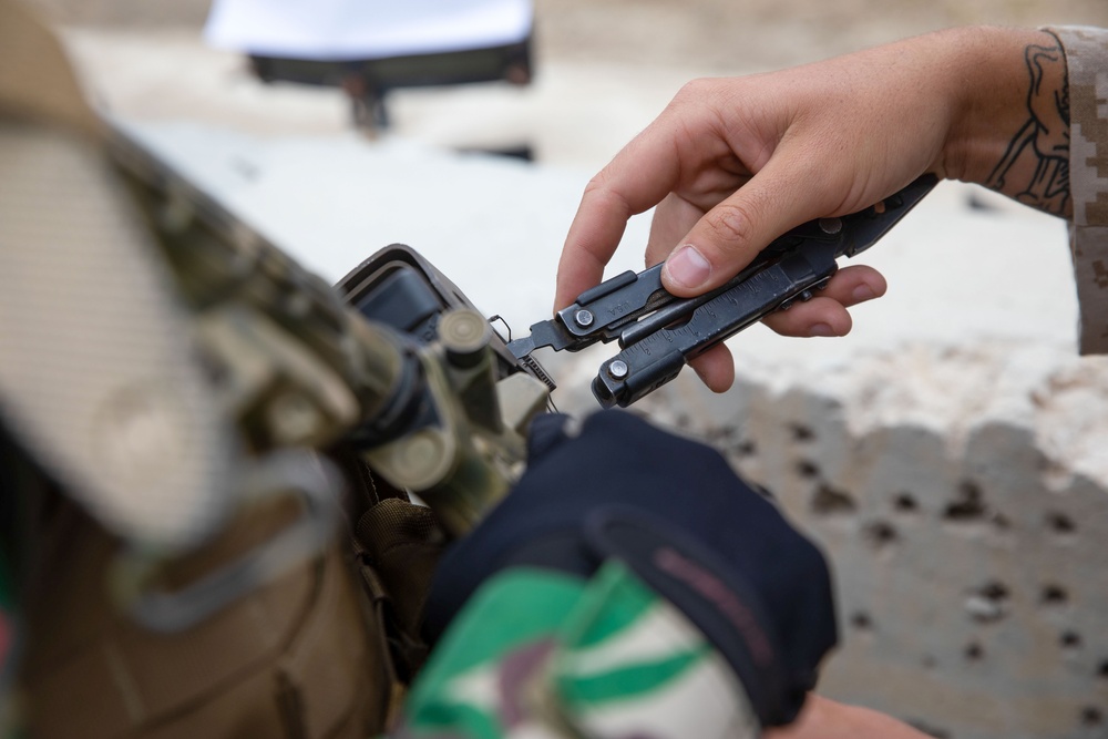 U.S. Marines, Indonesian Korps Marinir participate in live-fire training