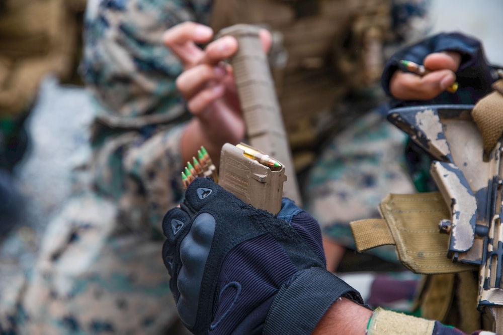 U.S. Marines, Indonesian Korps Marinir participate in live-fire training