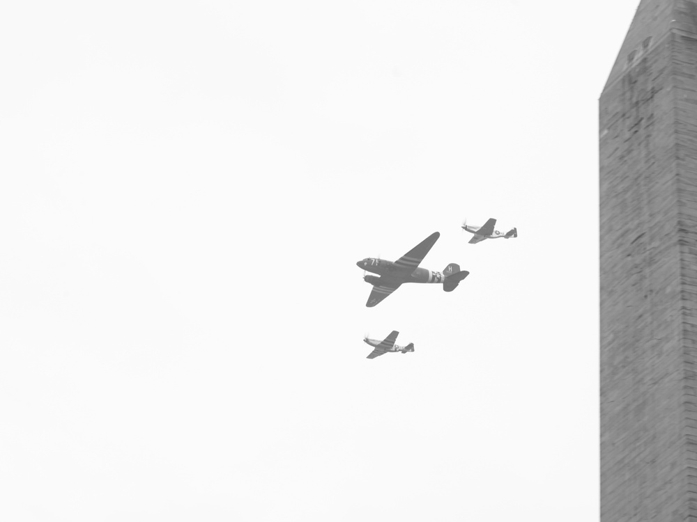 Historic WWII aircraft overfly 250th Army Birthday parade