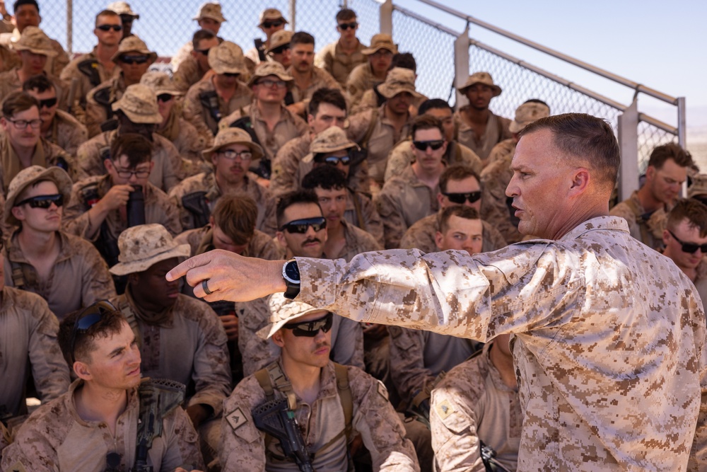 Commander of Marine Forces Reserve Visits Reserve Marines at ITX 3-25