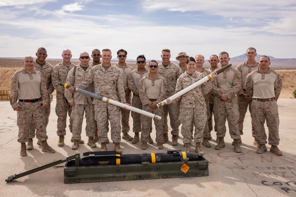 Commander of Marine Forces Reserve Visits Reserve Marines at ITX 3-25