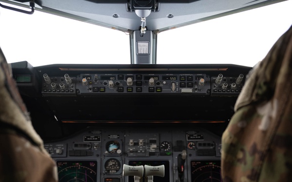 Pilots fly a C-40 Clipper during the Quartermaster Liquid Logistics Exercise. during