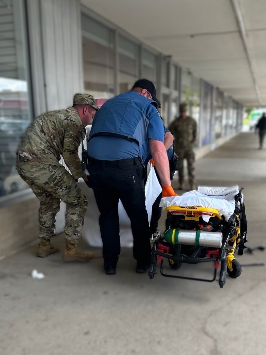 Army Recruiter’s Quick Action Saves Man in Medical Emergency