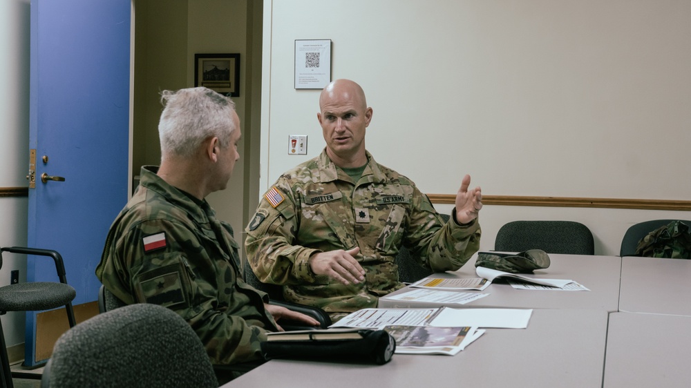 Polish Army Brigadier General visits 1-227th Aviation Regiment Leaders