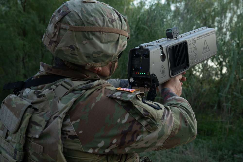DVIDS - Images - 109th Engineer Battalion conducts foot patrol along ...