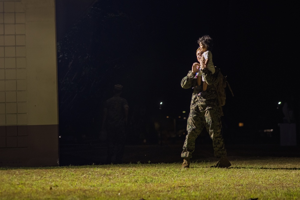 Marines return from the Philippines