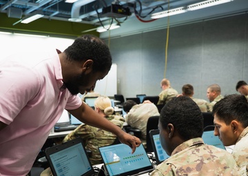 U.S. Soldiers train on Ruggedized Applications Platform-Tactical Radios (RAP-TR) Net to support southern border mission