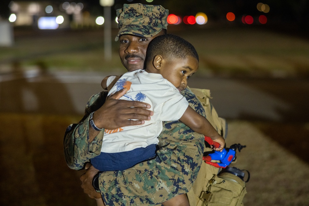 Marines return from the Philippines