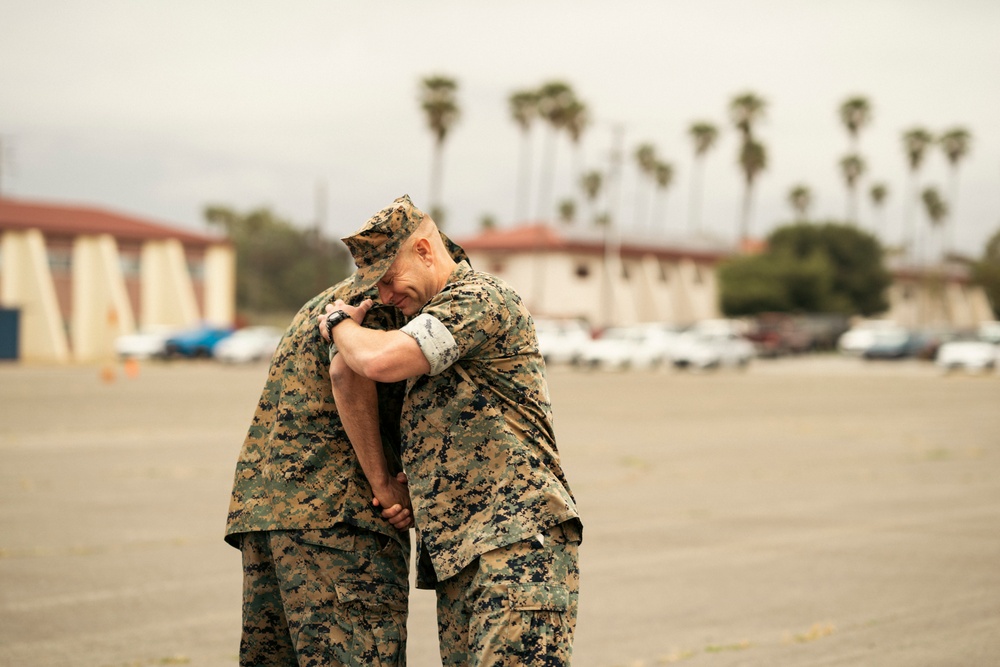 13th Marine Expeditionary Unit holds Change of Command Ceremony