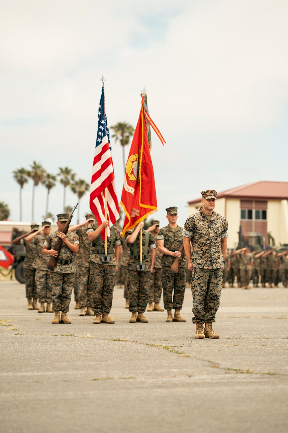 13th Marine Expeditionary Unit holds Change of Command Ceremony