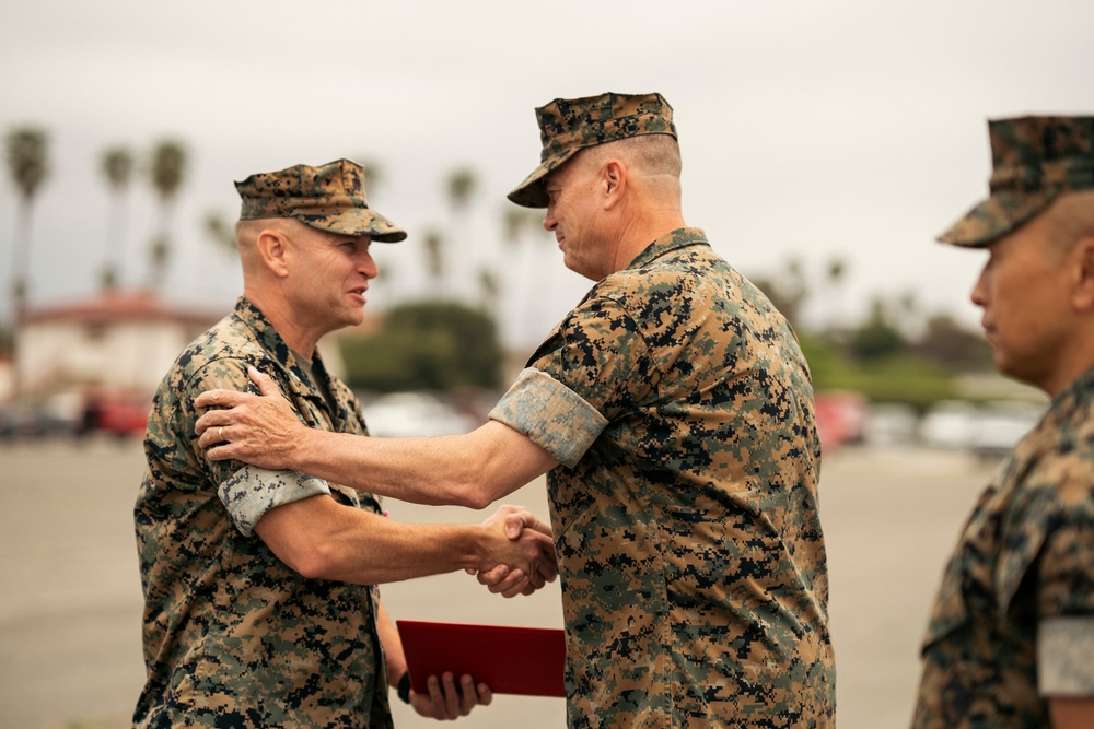 13th Marine Expeditionary Unit holds Change of Command Ceremony