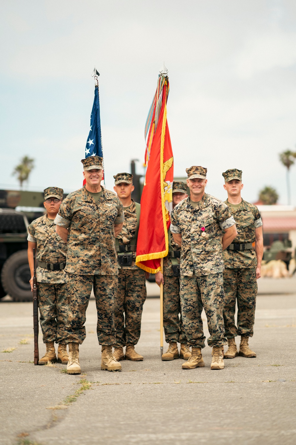 13th Marine Expeditionary Unit holds Change of Command Ceremony